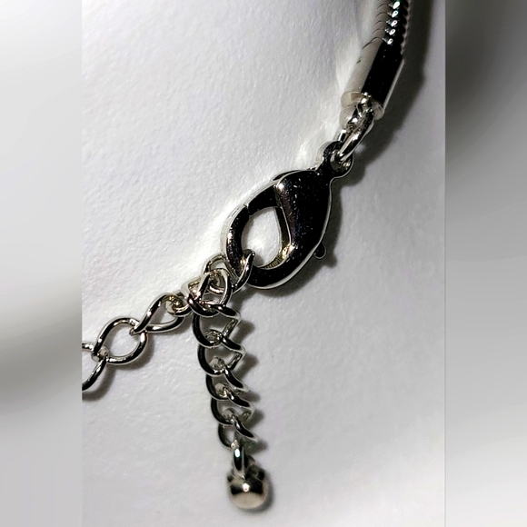 Vintage 70s Silvertone Metal Waterfall Chain Bib Disco Style Choker / Necklace - Picture 3 of 3